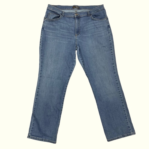 Lee Denim Jeans Relaxed Fit Straight Leg Mid Rise Women’s Size 16 Short - Picture 1 of 11